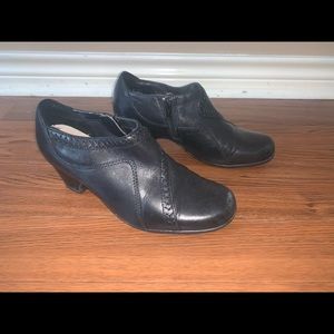Clark’s Active Wear Woman’s Leather Dress Shoes